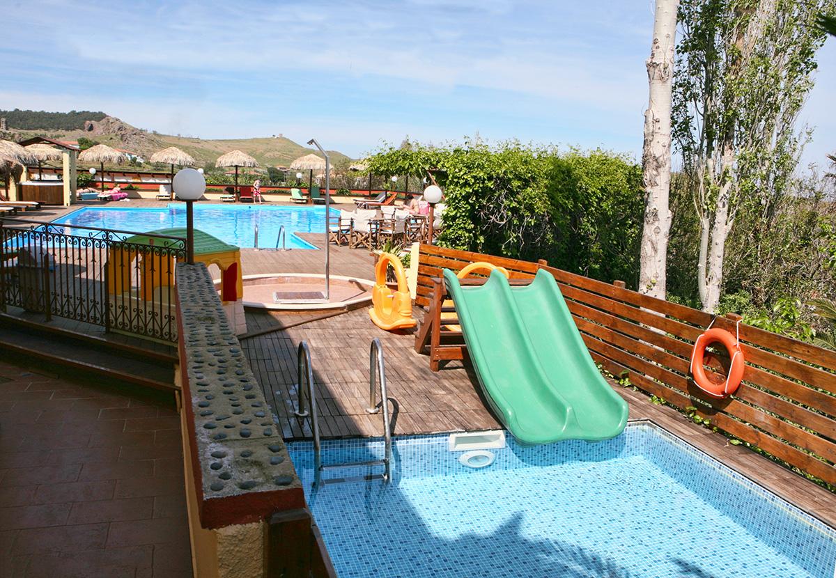 Belvedere Aeolis Hotel Митимна Екстериор снимка