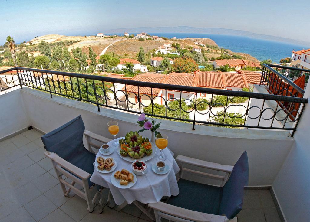 Belvedere Aeolis Hotel Митимна Екстериор снимка